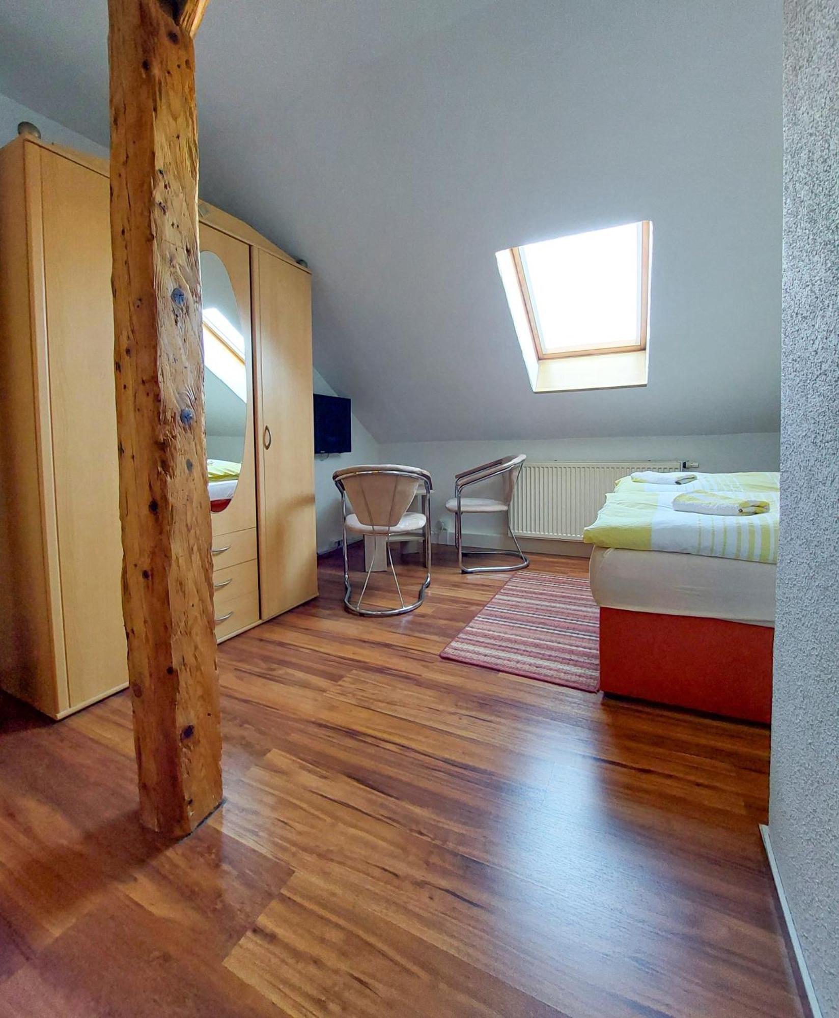 Zur Deutschen Eiche - Fruehstueckspension Und Ferienwohnungen Grossschoenau Room photo