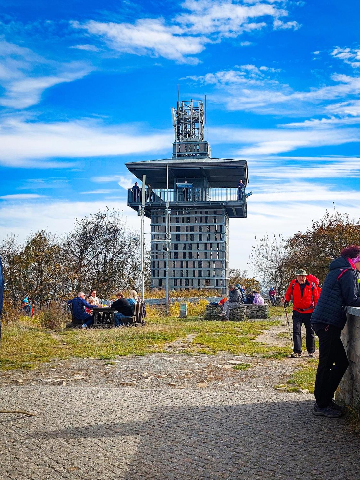 Zur Deutschen Eiche - Fruehstueckspension Und Ferienwohnungen Grossschoenau Exterior photo