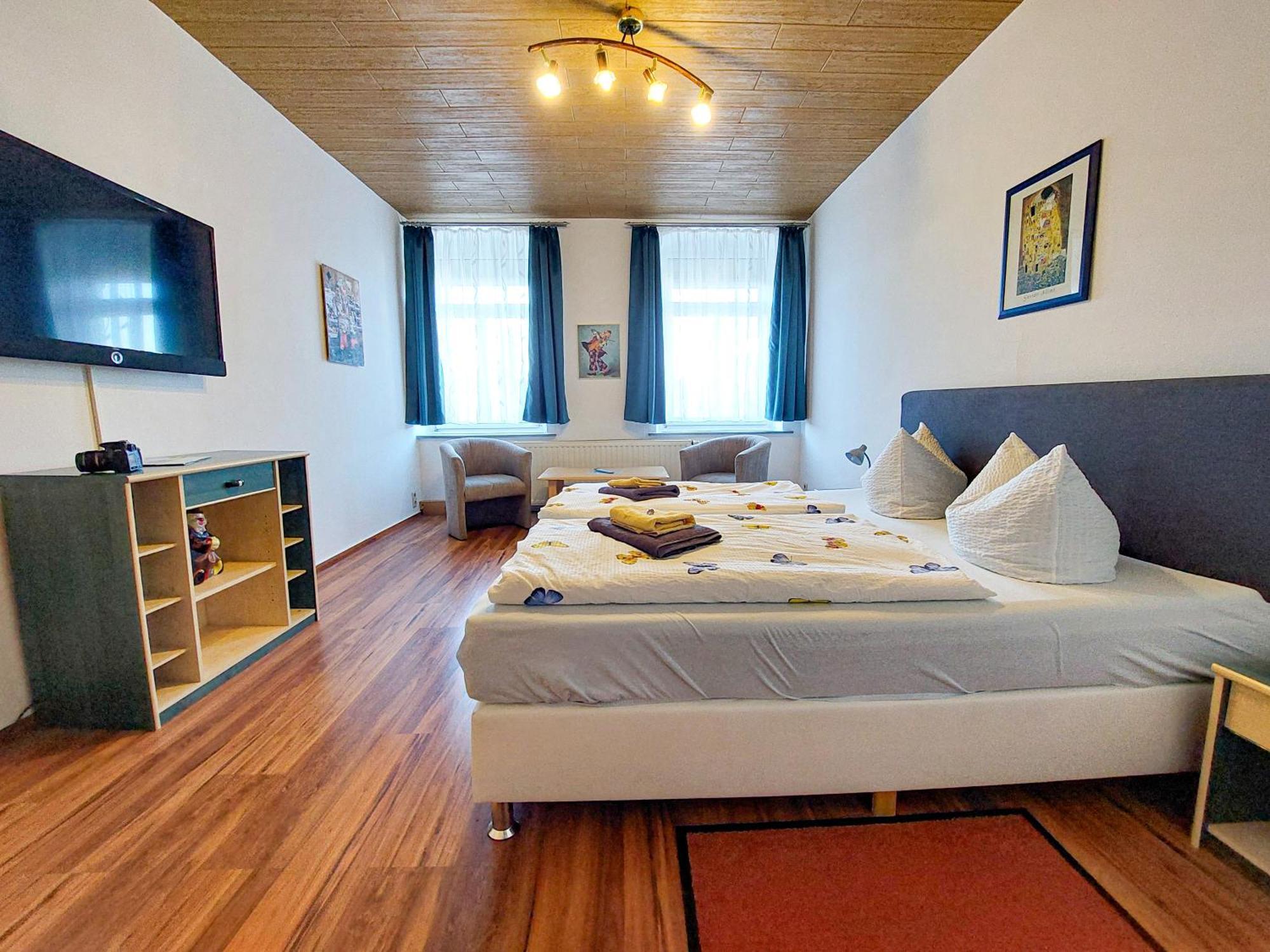 Zur Deutschen Eiche - Fruehstueckspension Und Ferienwohnungen Grossschoenau Room photo